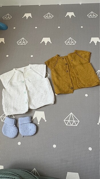 Zara bebek tulum mont ve el örmesi yelekler - Görsel 5