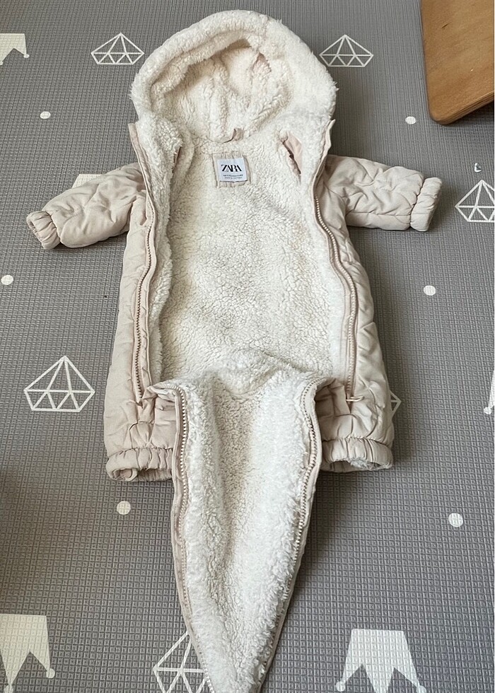 Zara bebek tulum mont ve el örmesi yelekler - Görsel 2