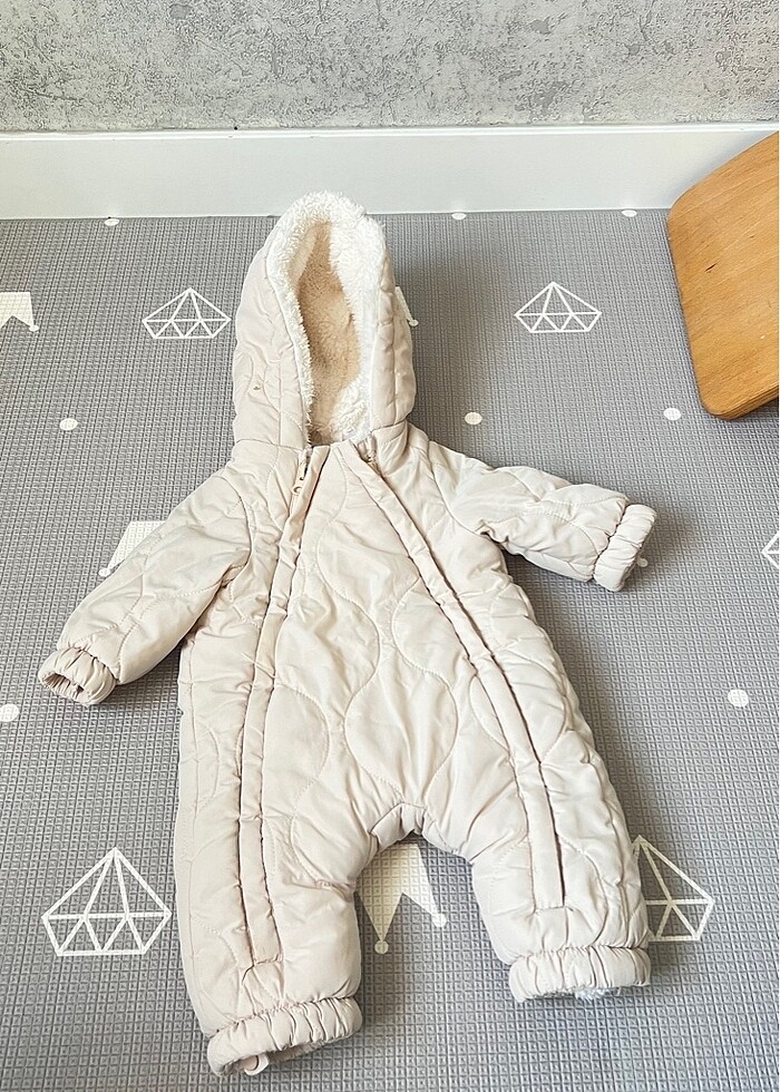 Zara bebek tulum mont ve el örmesi yelekler - Görsel 3