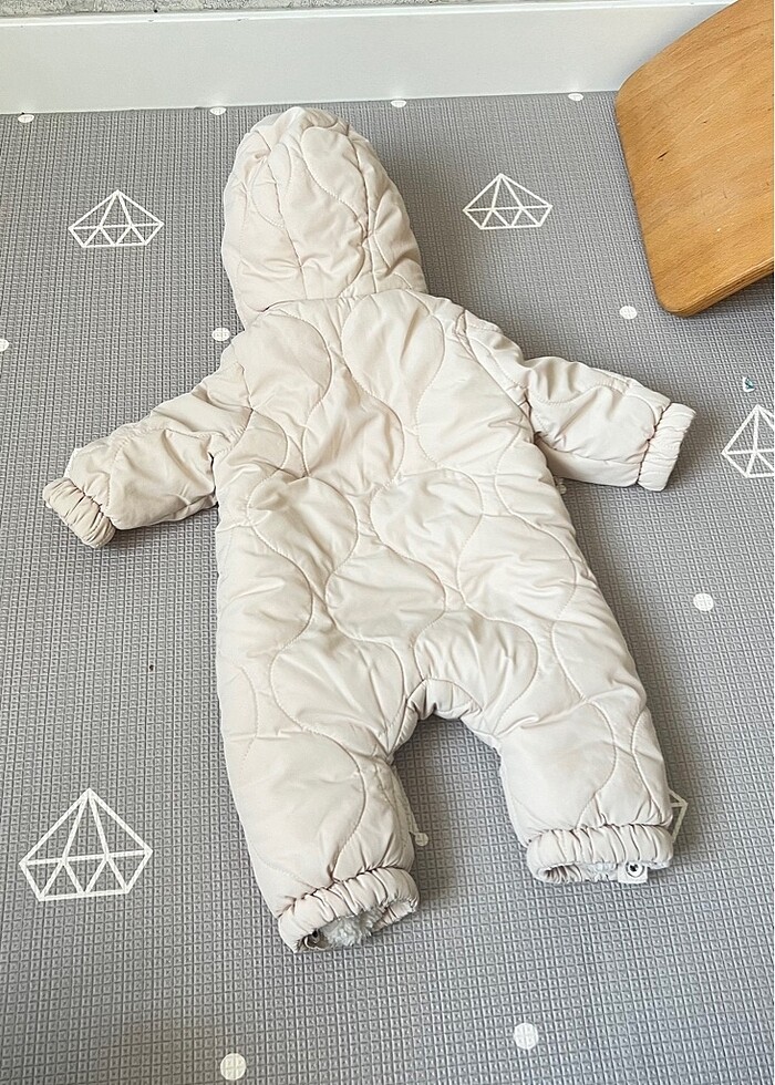 Zara bebek tulum mont ve el örmesi yelekler - Görsel 4