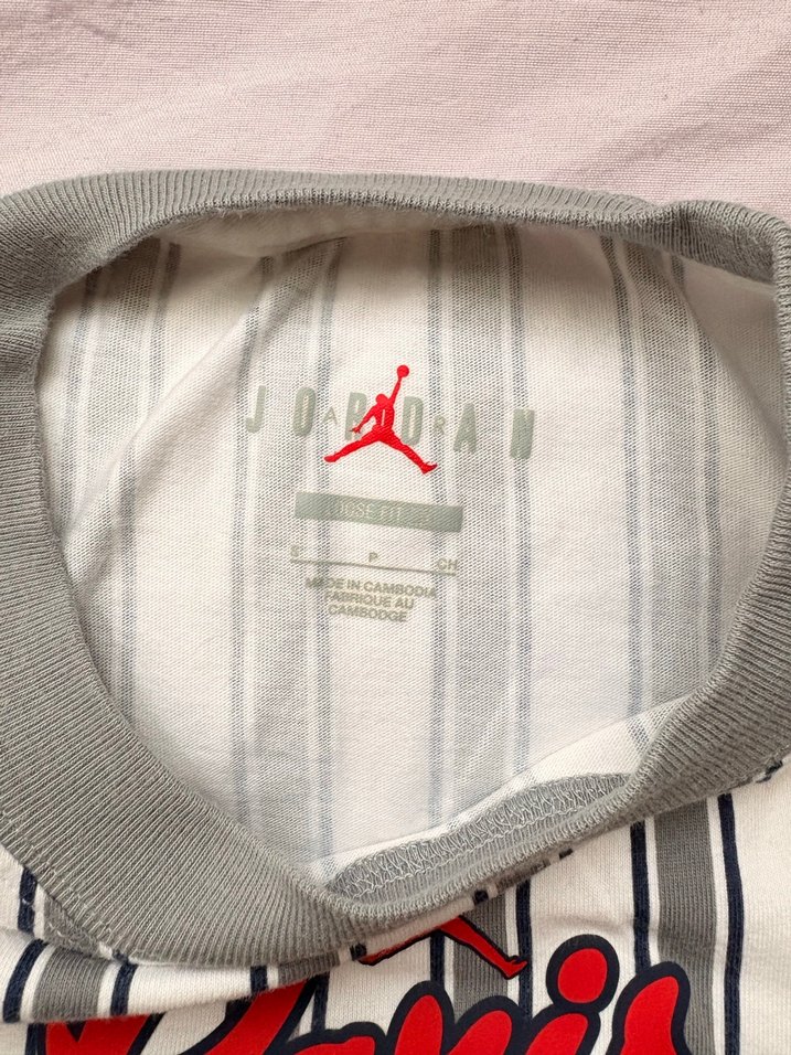 Kadın Nike Gri Çizgili Pamuklu Tişört - Görsel 2