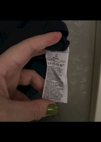 GAP V Yakalı Kısa Kollu Kadın Tişört - Görsel 5