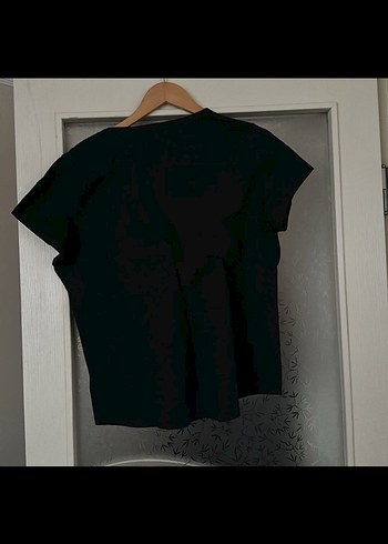 GAP V yakalı kadın tişört - Görsel 6