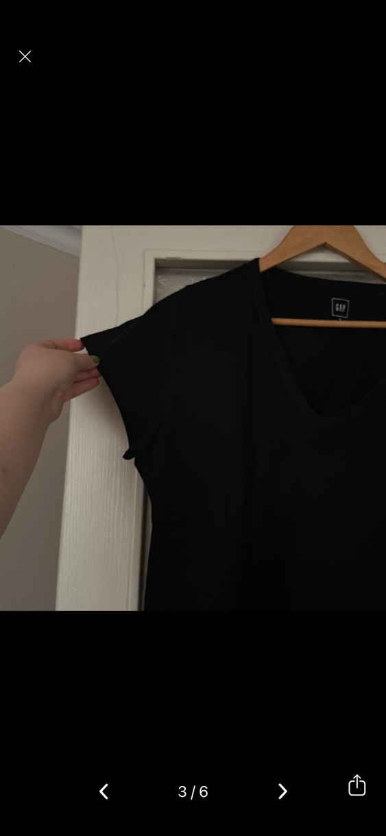 GAP V yakalı kadın tişört - Görsel 3