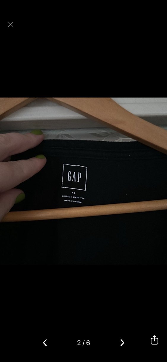 GAP V yakalı kadın tişört - Görsel 2