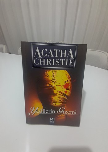 Agatha Christie - Yedilerin Gizemi