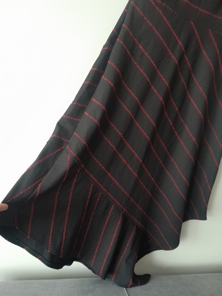 Kolsuz Drapeli Midi Siyah Elbise - Görsel 4