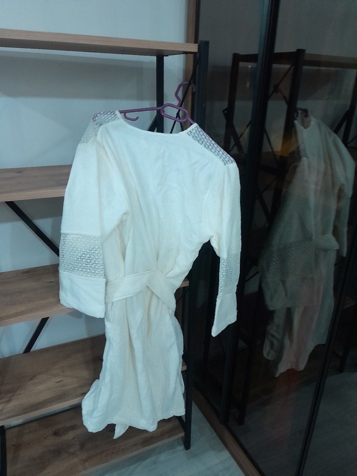 Bohem Beyaz Kadın Bornoz dantel detayli - Görsel 5