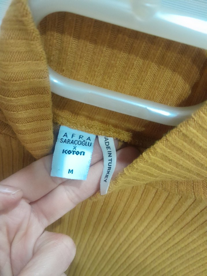 Sarı Balıkçı Yaka Kadın Triko Kazak - Görsel 3