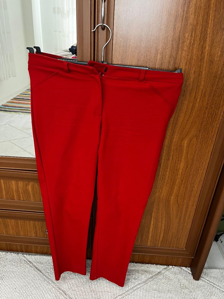 Kemerli Kırmızı Kadın Kumaş Pantolon.koyu turuncu bir rengi var - Görsel 2