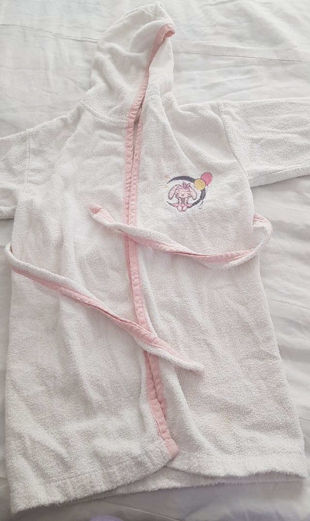 Kız Çocuk Nakışlı Beyaz Bornoz.6-8-9 aylıkken kullanılablir - Görsel 2