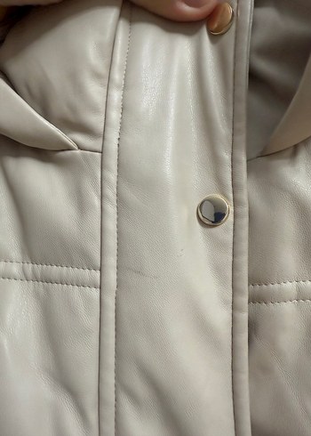 Bej Deri Kapüşonlu Düğmeli Kadın Yelek - Görsel 3