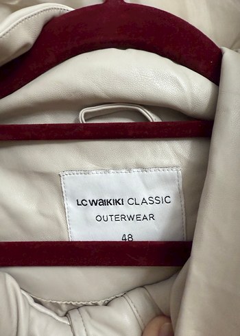 Bej Deri Kapüşonlu Düğmeli Kadın Yelek - Görsel 2