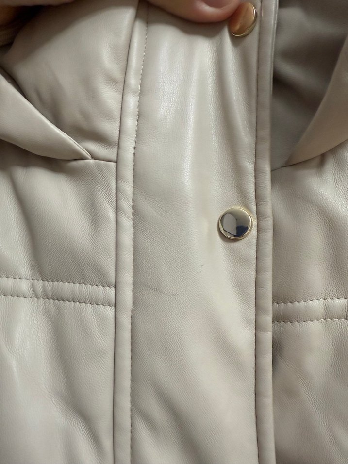 Bej Deri Kapüşonlu Düğmeli Kadın Yelek - Görsel 3