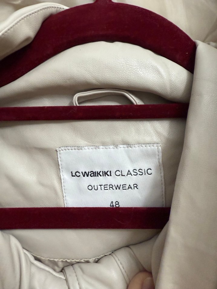 Bej Deri Kapüşonlu Düğmeli Kadın Yelek - Görsel 2