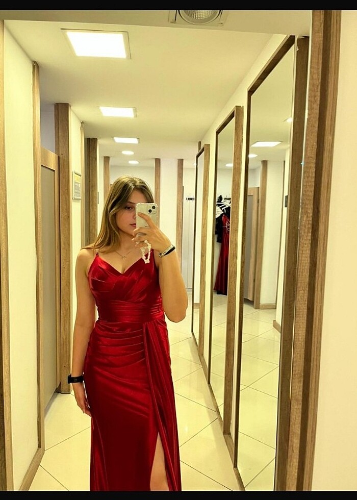 Kırmızı abiye sırtı çapraz bağlama iplidir ipi taşlidir - Görsel 2