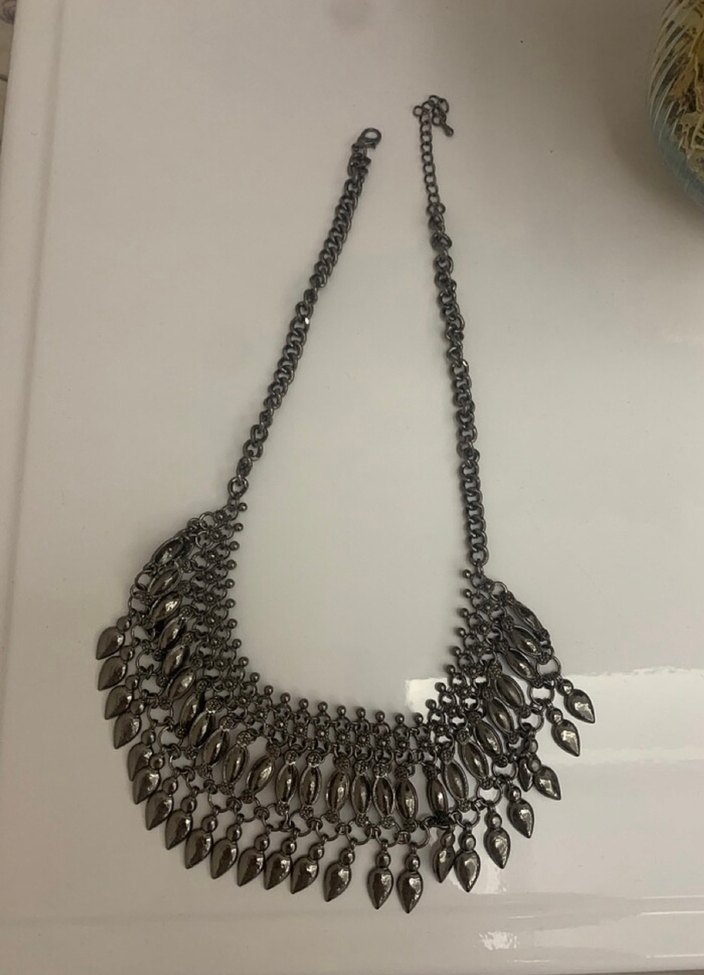 Gri Zincir Detaylı Kolye - Görsel 2