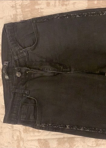 Siyah yanları taşlı Kadın Kot Pantolon - Görsel 2