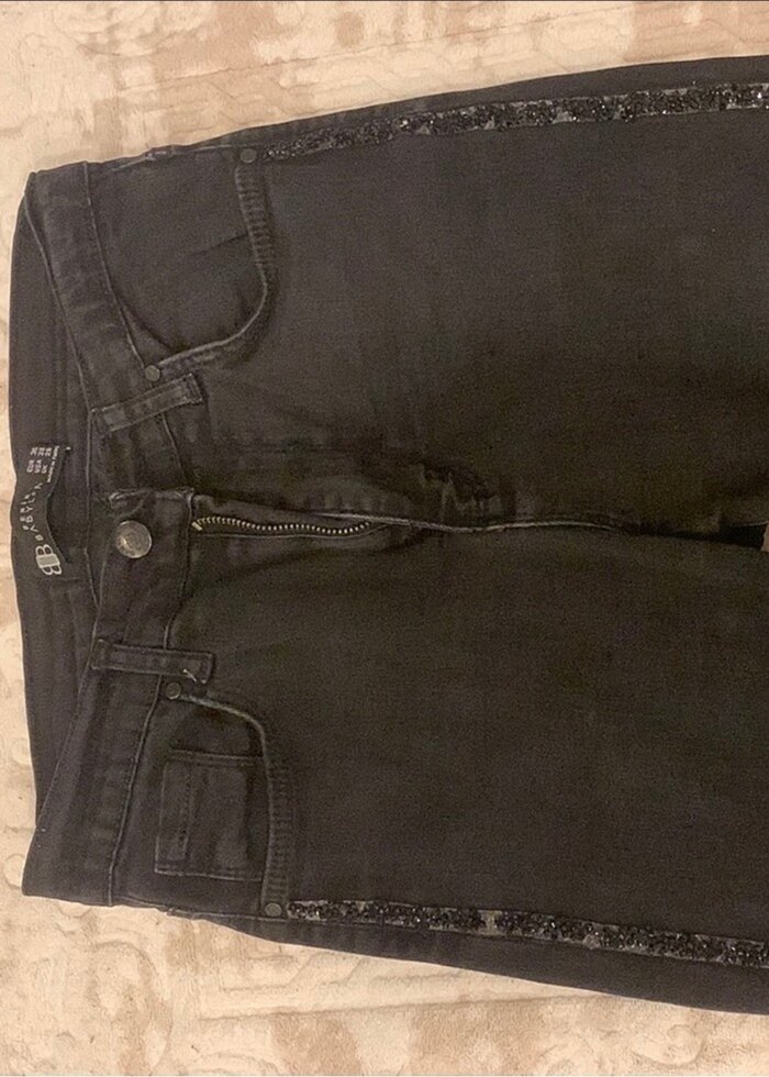 Siyah yanları taşlı Kadın Kot Pantolon - Görsel 2