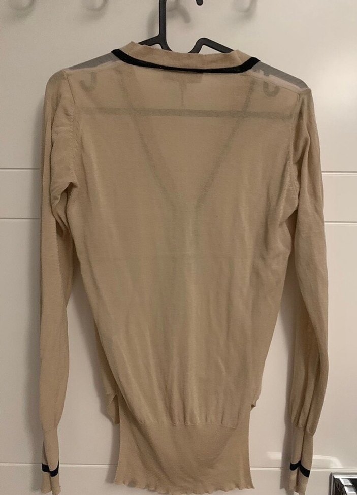 Bej V Yaka Düğmeli Uzun Kollu Kadın Hırka - Görsel 2