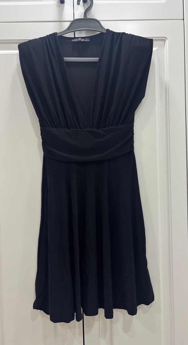 Siyah Drapeli V Yaka Midi Elbise - Görsel 3