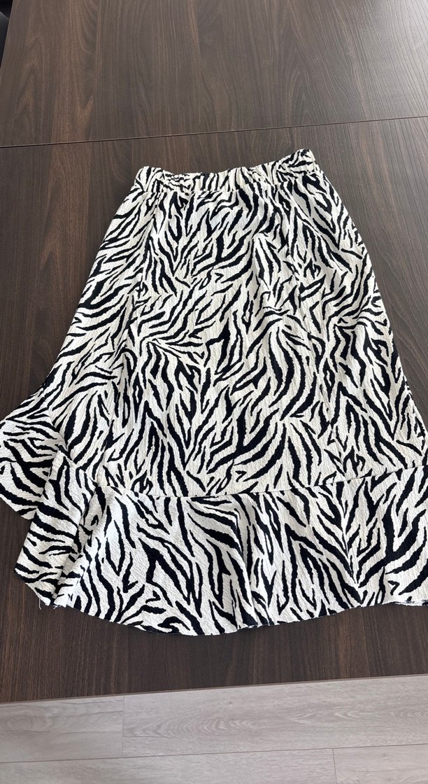 Bohem Zebra Desenli Uzun Volanlı Kadın Etek - Görsel 2