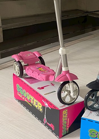 Pembe Çocuk Scooterı