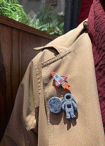  Beden gri Renk Astronot Broş