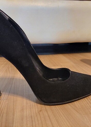36 Beden Kadın Süet Siyah Stiletto Topuklu Ayakkabı