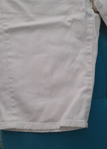 Kadın Beyaz Koton Bermuda Şort - Görsel 3