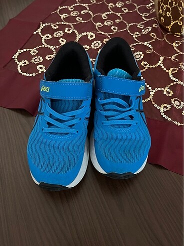 Asics Çocuk spor ayakkabı tertemiz sıfır gibi