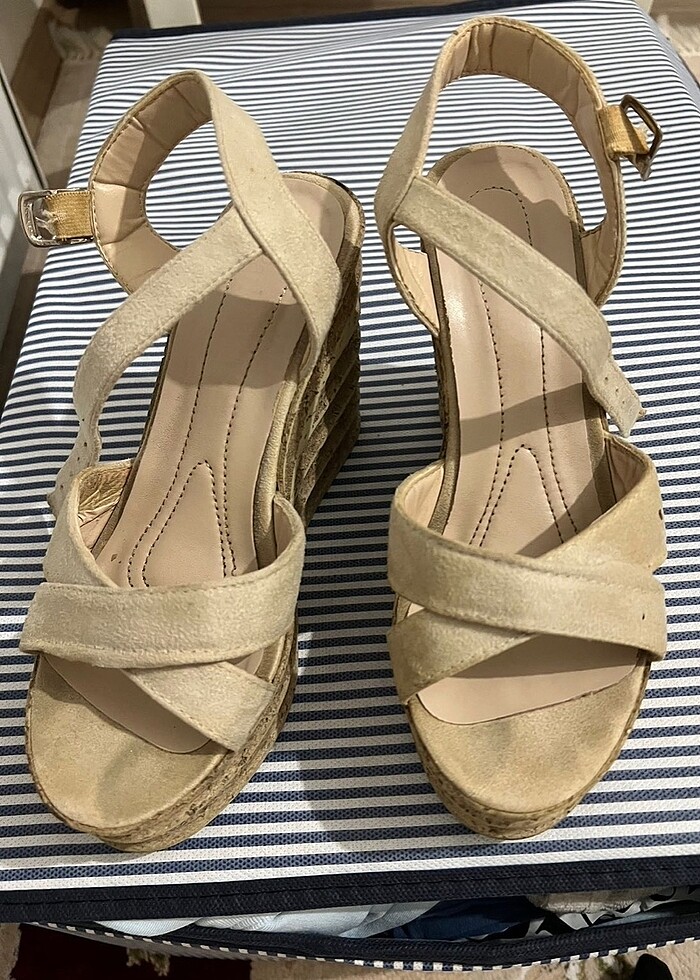 Dolgu topuklu - Görsel 4