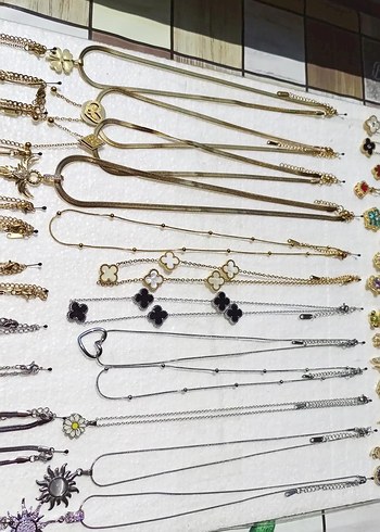 Beden Bohem Zincir Detaylı Altın Renkli Midi Kolye