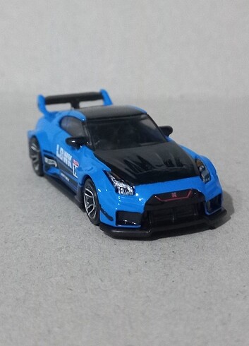 Beden Renk Hotwheels Nissan gtr r35 custom