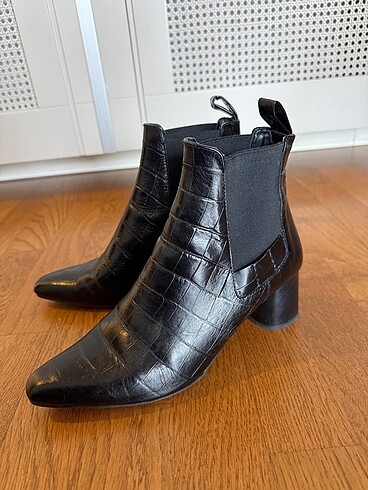 Zara Zara Siyah Kare Burunlu Bot