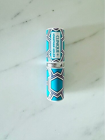 Beden Clinique x Jonathan Adler Ruj
