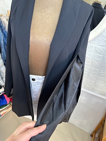 Trendyol & Milla Trendyol marka kol yırtmaçlı blazer