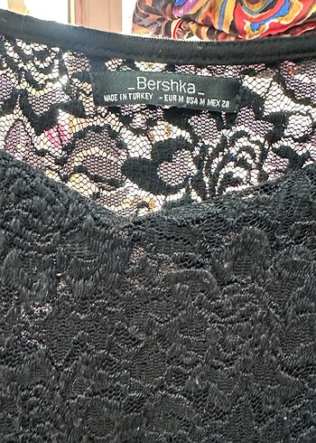 Bershka Dantel Detaylı Siyah Kadın Bluz - Görsel 3