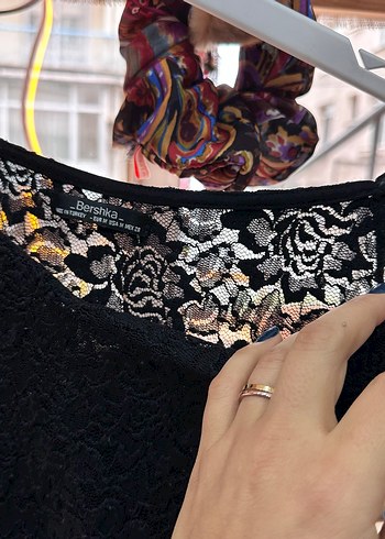 Bershka Dantel Detaylı Siyah Kadın Bluz - Görsel 4