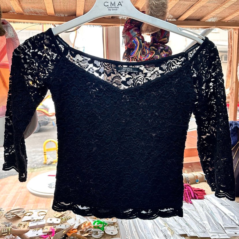 Bershka Dantel Detaylı Siyah Kadın Bluz - Görsel 2