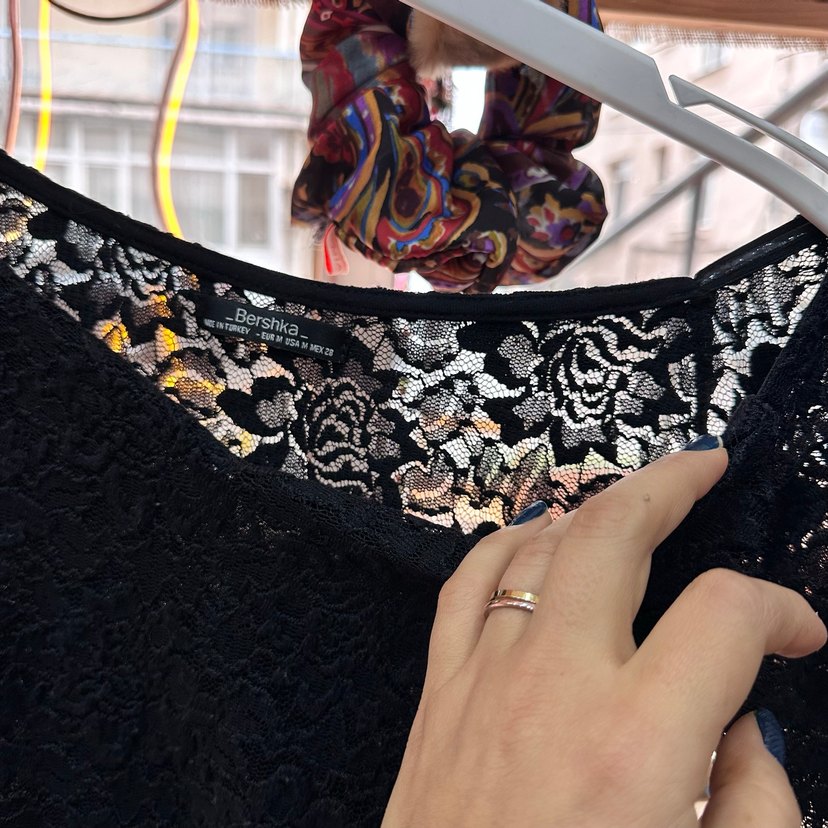 Bershka Dantel Detaylı Siyah Kadın Bluz - Görsel 4