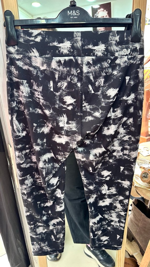 Siyah Baskılı Midi Spor Tayt - Görsel 5