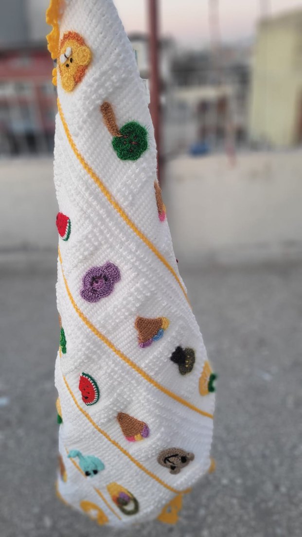 Nakışlı Çok Renkli Örgü Çocuk Battaniyesi - Görsel 3