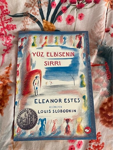 Yüz Elbisenin Sırrı Kitap