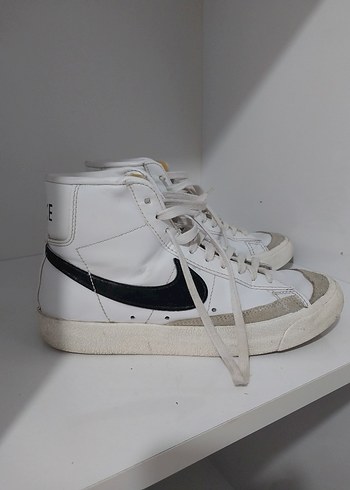 Beyaz Bağcıklı Stiletto Topuklu Spor Ayakkabı