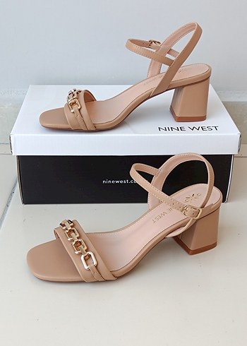Nine West Zincir Detaylı Bej Kadın Sandalet