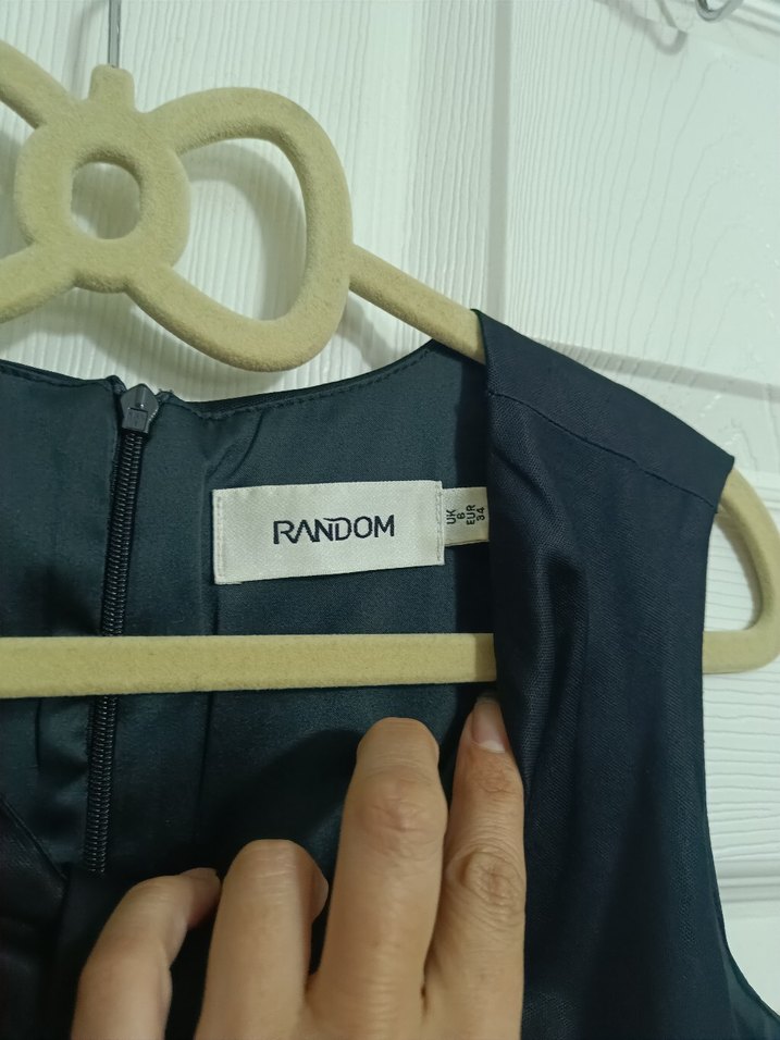 Siyah V Yakalı Drapeli Midi Elbise - Görsel 2