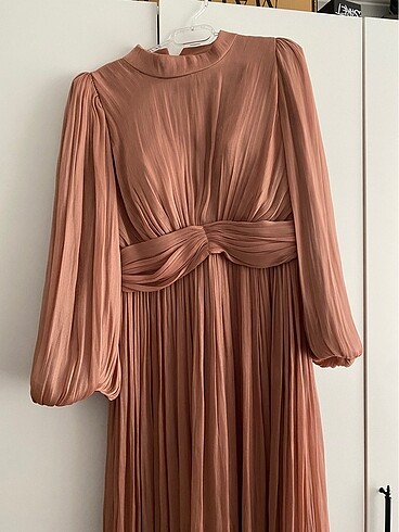 Pembe Abiye