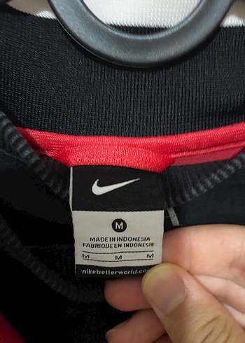 m Beden kırmızı Renk Nike Manchester United Orijinal Ceket