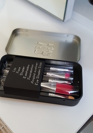 makyaj firçası paket halinde